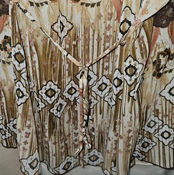 Womens printed blouse - Picture 2 of 7